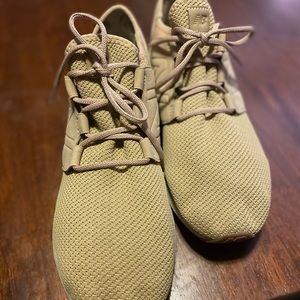 New Balance Tan Tennis Shoe